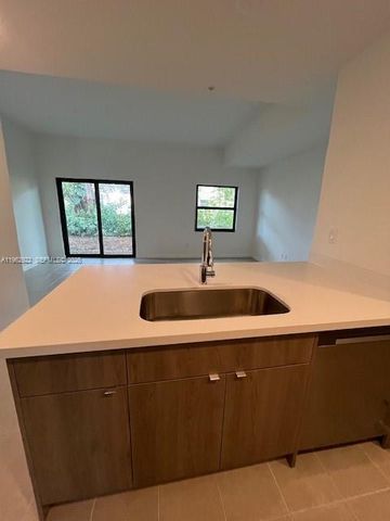 2526 Pierce St 15, Hollywood, FL 33020