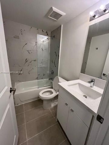 2526 Pierce St 15, Hollywood, FL 33020