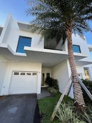 2526 Pierce St 15, Hollywood, FL 33020