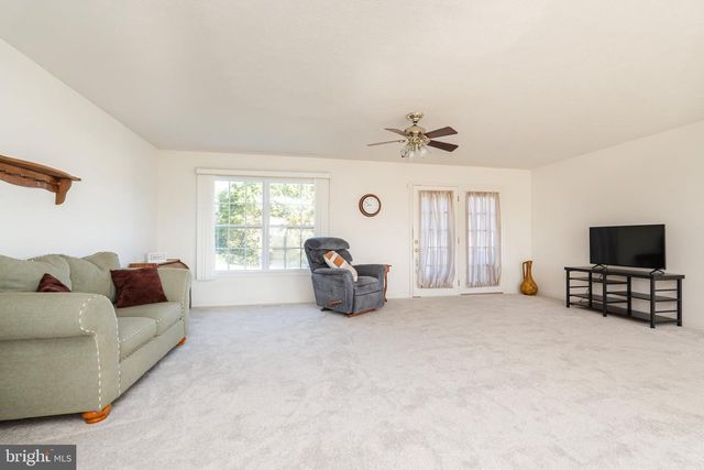 386 PACIFIC BLVD, Hedgesville, WV 25427
