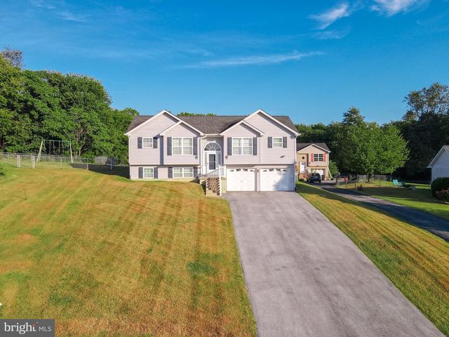 386 PACIFIC BLVD, Hedgesville, WV 25427