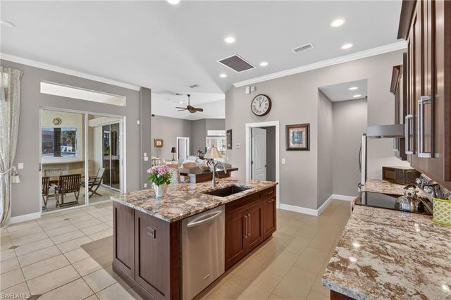 400 Waterleaf CT, Marco Island, FL 34145