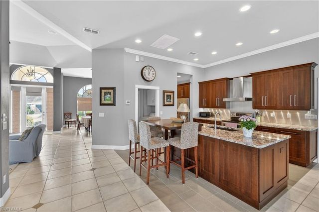 400 Waterleaf CT, Marco Island, FL 34145