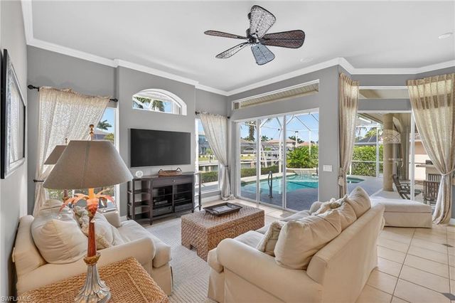 400 Waterleaf CT, Marco Island, FL 34145