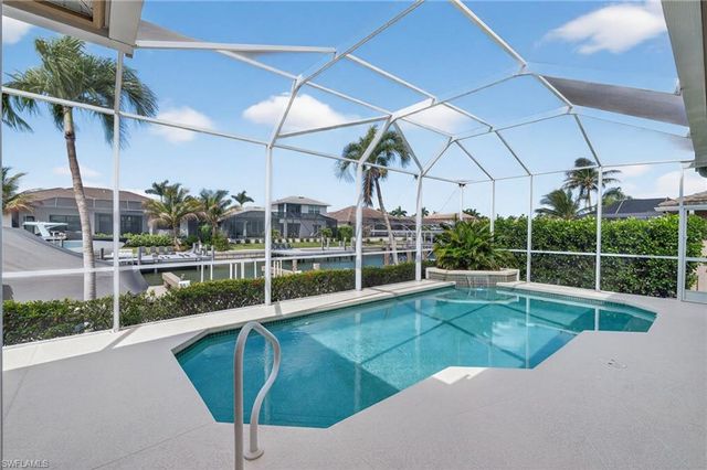 400 Waterleaf CT, Marco Island, FL 34145