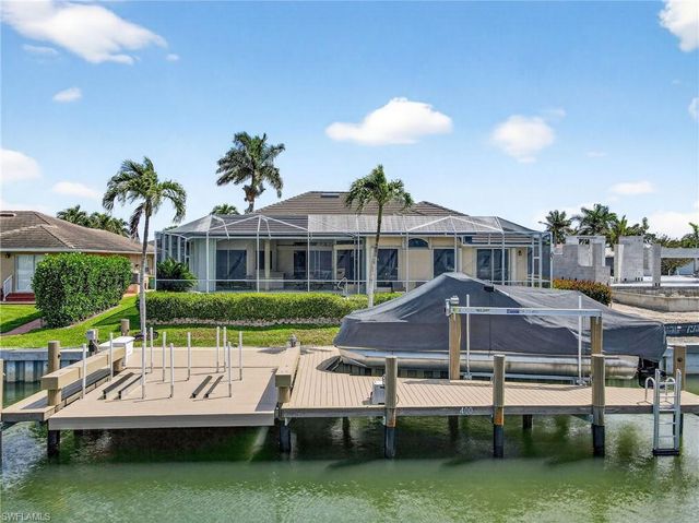 400 Waterleaf CT, Marco Island, FL 34145