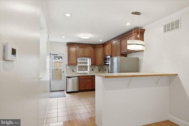 2653 S 6TH ST, Philadelphia, PA 19148