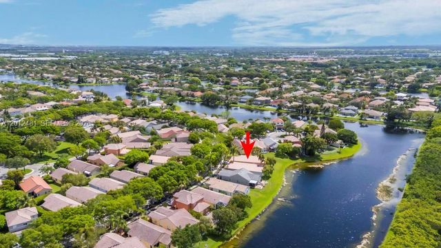 4421 Dogwood Cir, Weston, FL 33331
