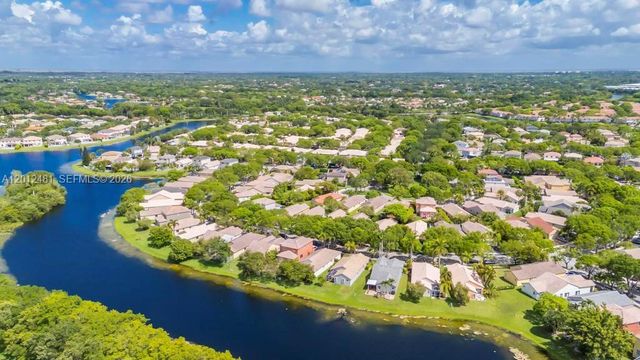 4421 Dogwood Cir, Weston, FL 33331