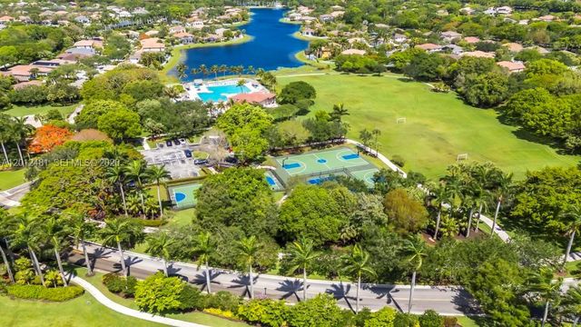 4421 Dogwood Cir, Weston, FL 33331