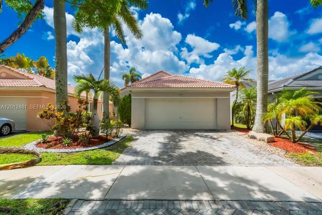 4421 Dogwood Cir, Weston, FL 33331