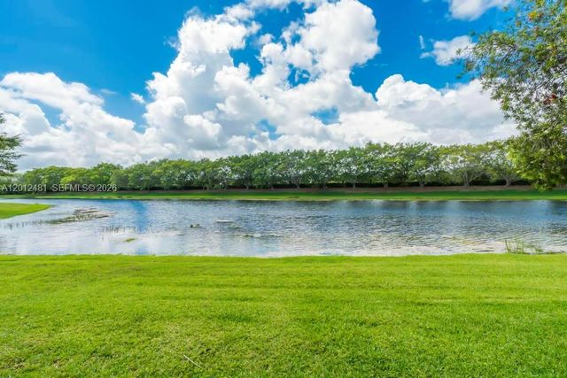 4421 Dogwood Cir, Weston, FL 33331