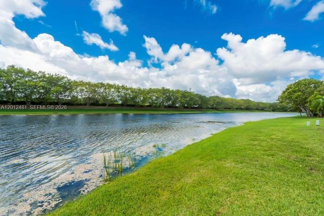 4421 Dogwood Cir, Weston, FL 33331