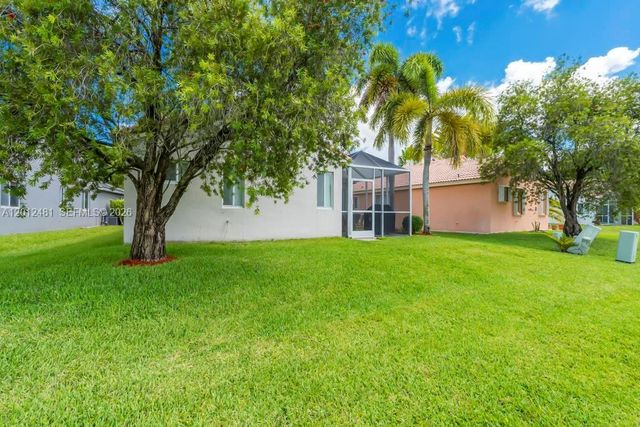 4421 Dogwood Cir, Weston, FL 33331