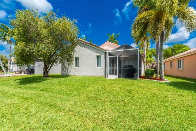 4421 Dogwood Cir, Weston, FL 33331
