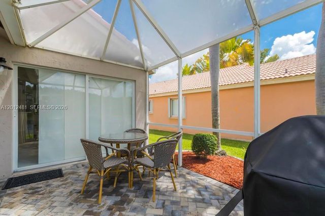 4421 Dogwood Cir, Weston, FL 33331