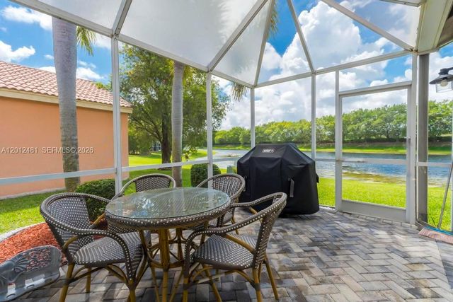 4421 Dogwood Cir, Weston, FL 33331