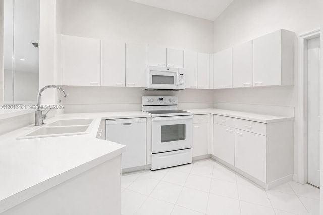 4421 Dogwood Cir, Weston, FL 33331