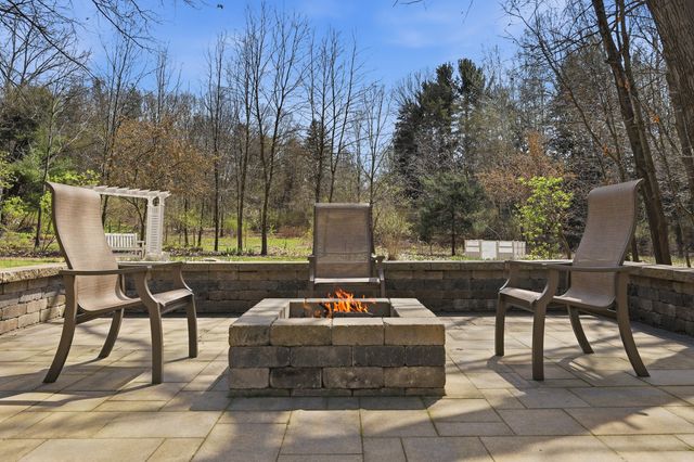 5859 Dix Drive NE, Belmont, MI 49306