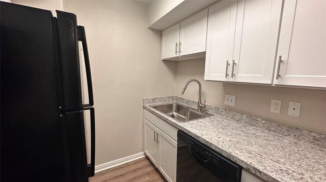 2825 Bellefontaine Street 142A, Houston, TX 77025