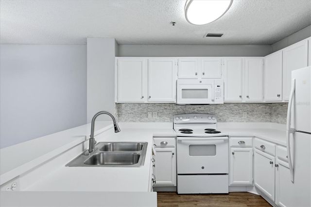 4057 CROCKERS LAKE BOULEVARD 16, Sarasota, FL 34238