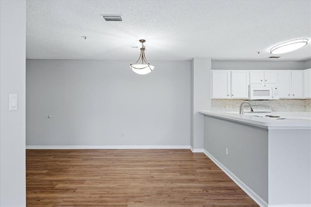 4057 CROCKERS LAKE BOULEVARD 16, Sarasota, FL 34238
