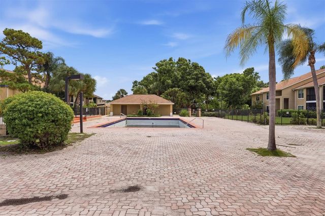 4057 CROCKERS LAKE BOULEVARD 16, Sarasota, FL 34238