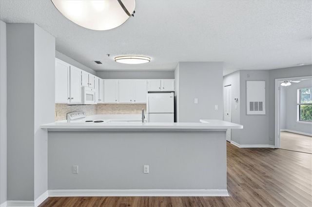 4057 CROCKERS LAKE BOULEVARD 16, Sarasota, FL 34238