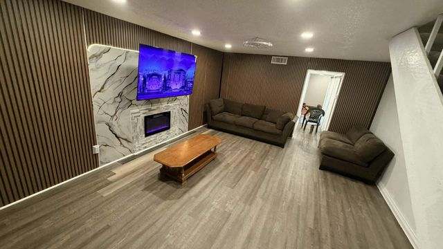 732 Valiant Circle, Garland, TX 75043