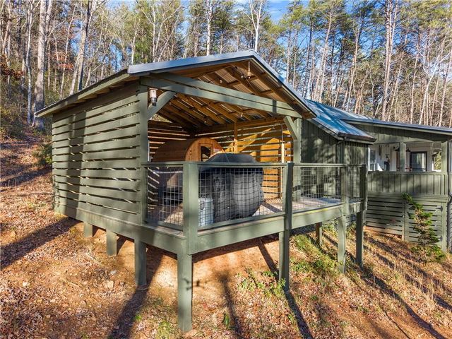 121 Waterfalls Way, Clarkesville, GA 30523