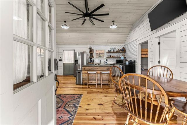 121 Waterfalls Way, Clarkesville, GA 30523