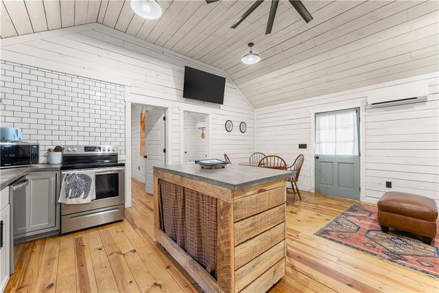 121 Waterfalls Way, Clarkesville, GA 30523