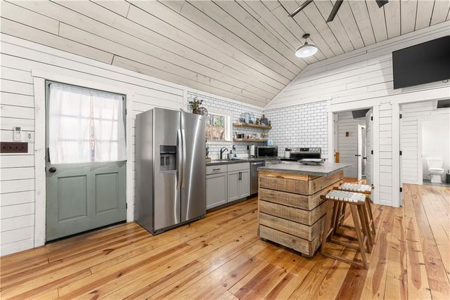 121 Waterfalls Way, Clarkesville, GA 30523