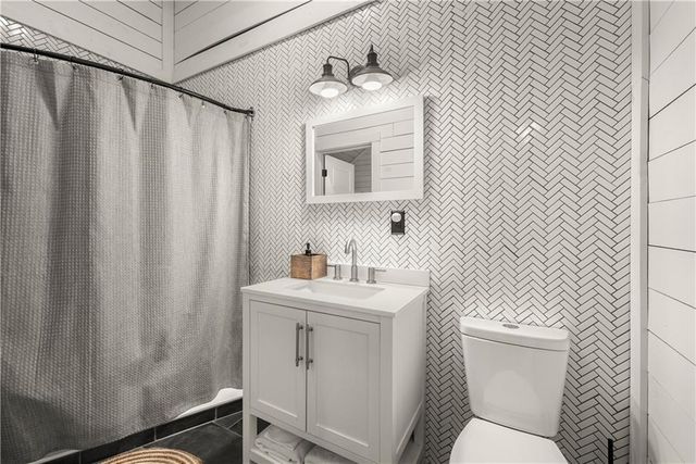 121 Waterfalls Way, Clarkesville, GA 30523