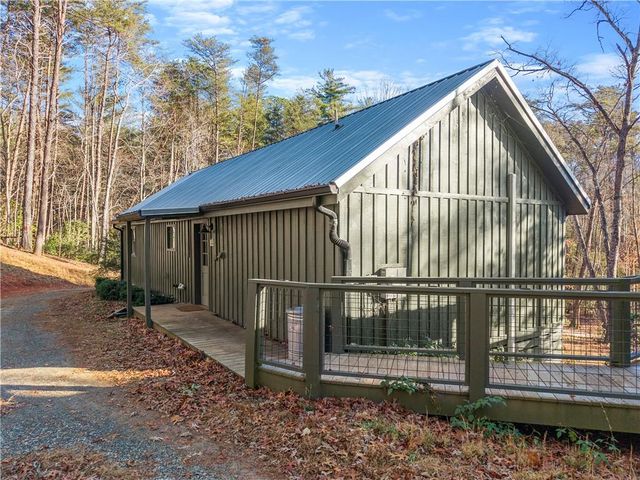 121 Waterfalls Way, Clarkesville, GA 30523