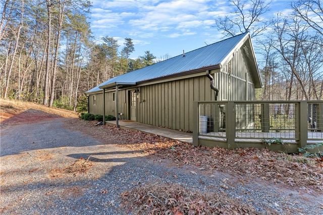 121 Waterfalls Way, Clarkesville, GA 30523