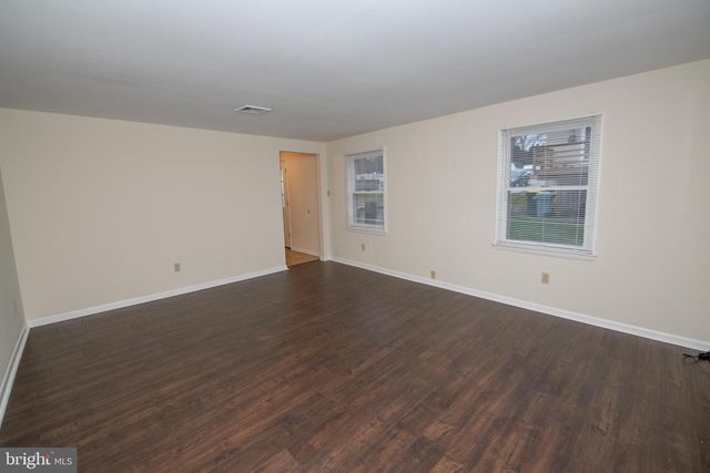 38 LINDEN AVE, Newtown, PA 18940