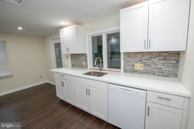 38 LINDEN AVE, Newtown, PA 18940