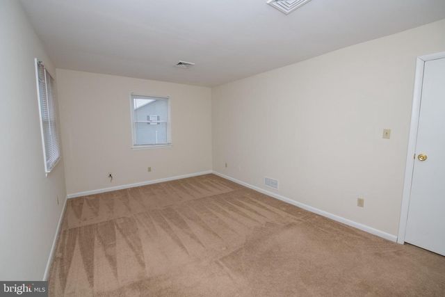 38 LINDEN AVE, Newtown, PA 18940