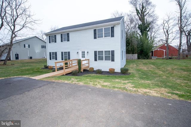 38 LINDEN AVE, Newtown, PA 18940