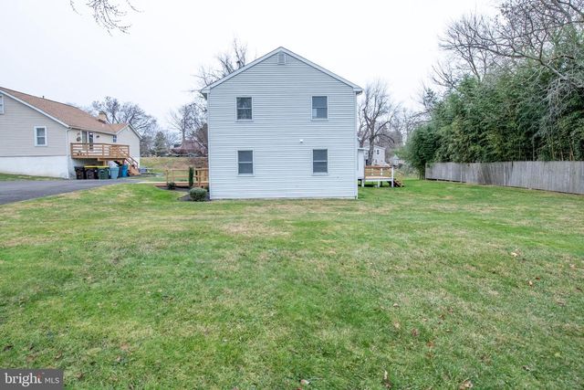 38 LINDEN AVE, Newtown, PA 18940