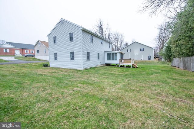 38 LINDEN AVE, Newtown, PA 18940