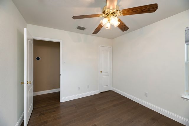 934 Plumeria Drive, Arlington, TX 76002