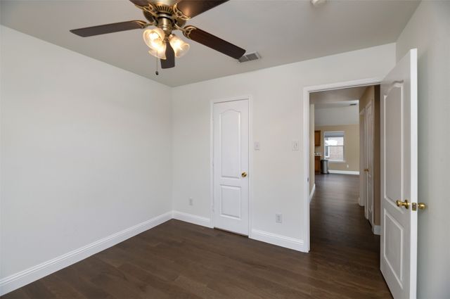 934 Plumeria Drive, Arlington, TX 76002
