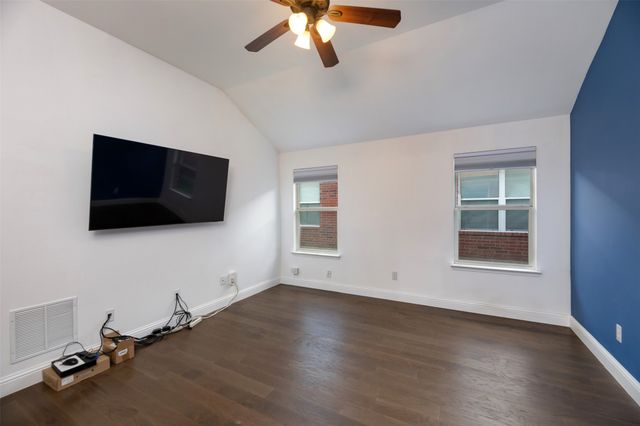 934 Plumeria Drive, Arlington, TX 76002