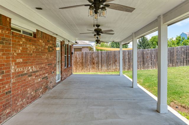 934 Plumeria Drive, Arlington, TX 76002