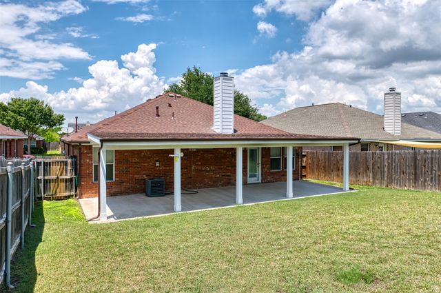 934 Plumeria Drive, Arlington, TX 76002
