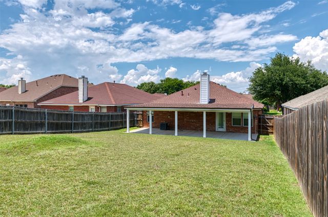 934 Plumeria Drive, Arlington, TX 76002