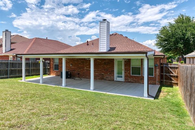 934 Plumeria Drive, Arlington, TX 76002
