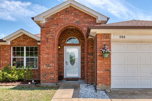934 Plumeria Drive, Arlington, TX 76002